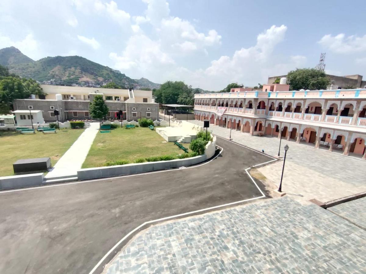 HOTEL KING EDWARD MEMORIAL - Housity
