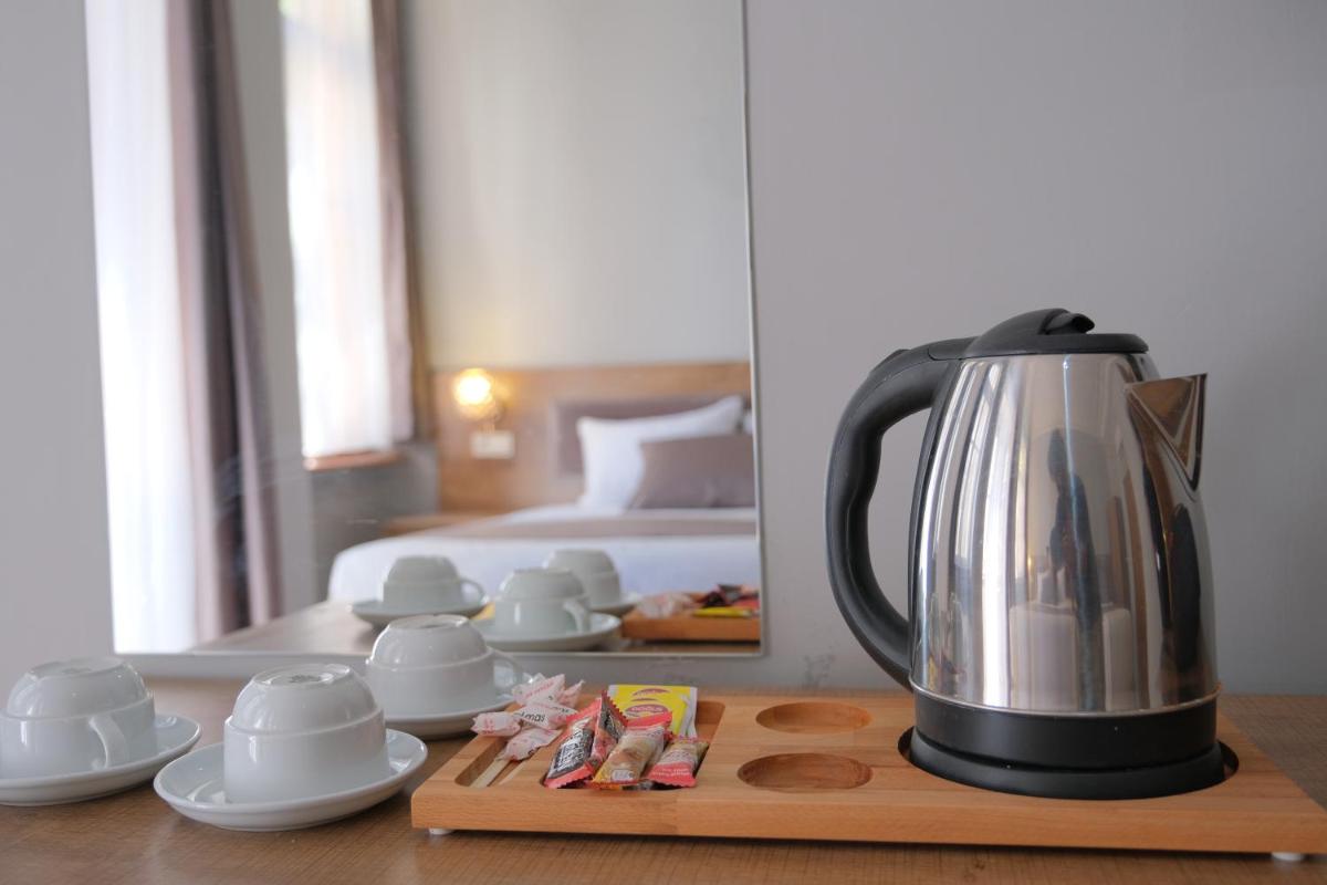 Adamantides Hotel - Housity