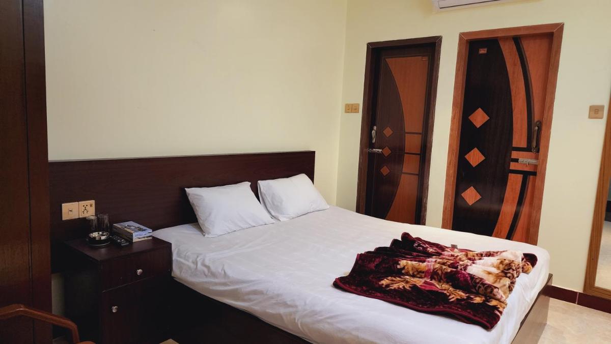 Sea Front Resort - Housity
