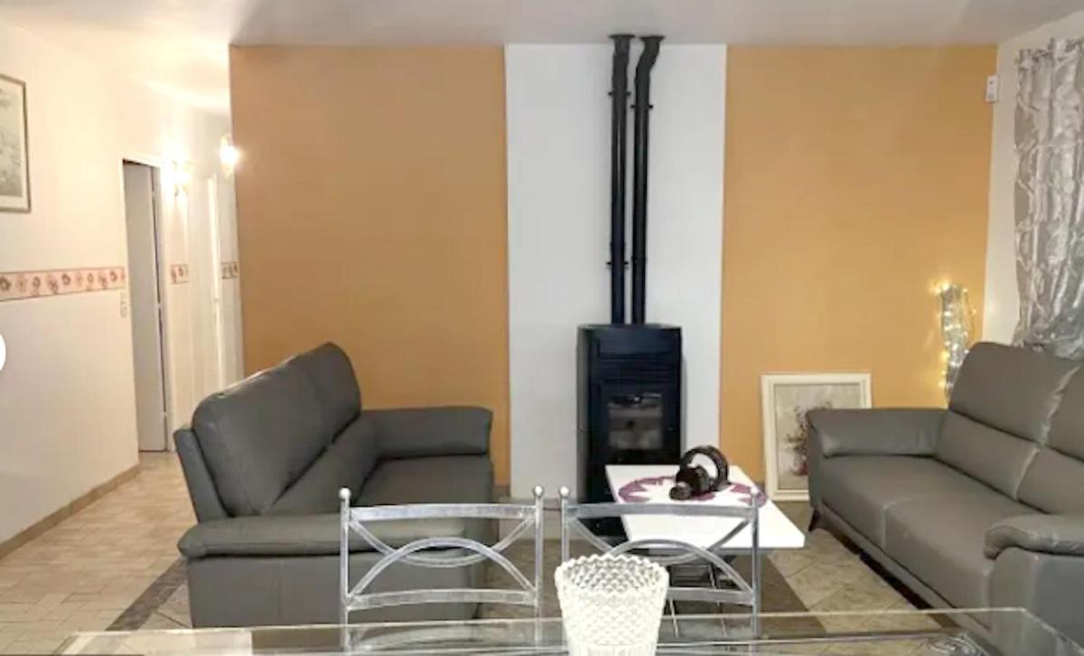 Villa accueillante à Saint-Froult avec piscine privéeB - Housity