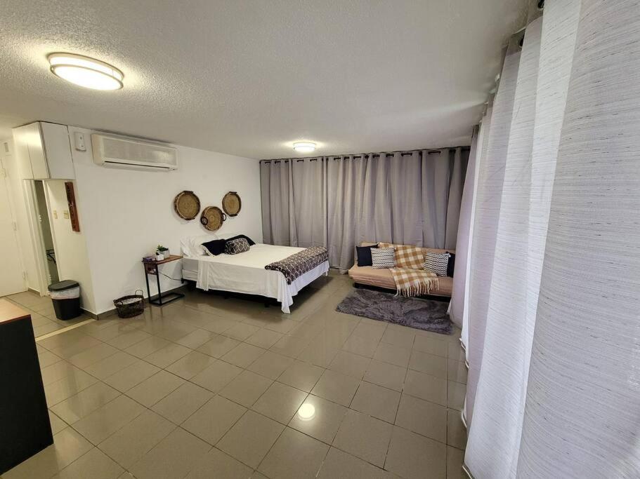 Ocean View Studio at Coral Beach - Housity