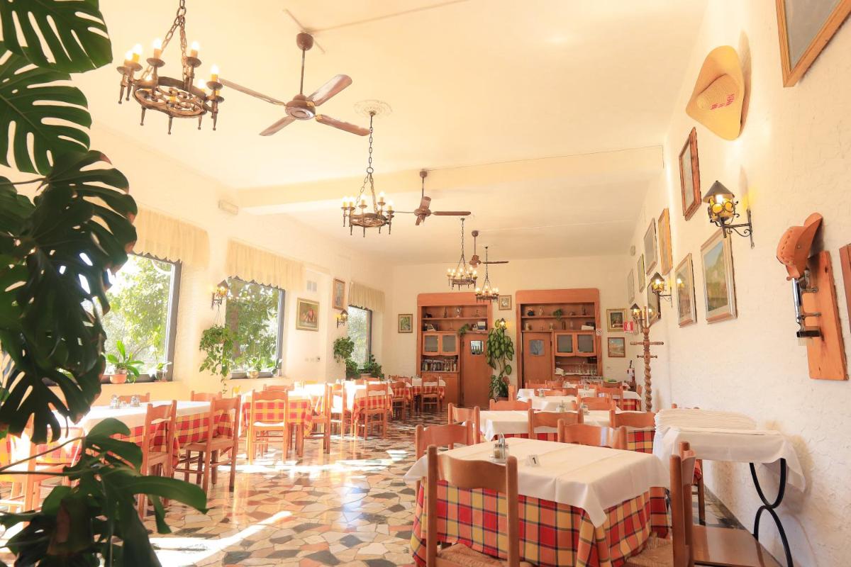 Albergo Ristorante La Greppia - Housity