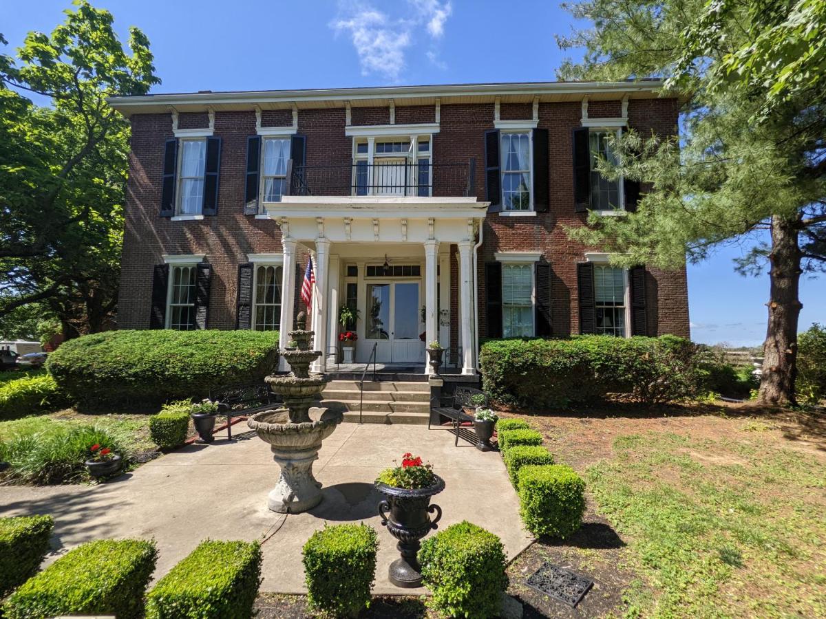Maple Hill Manor Bed & Breakfast - Housity