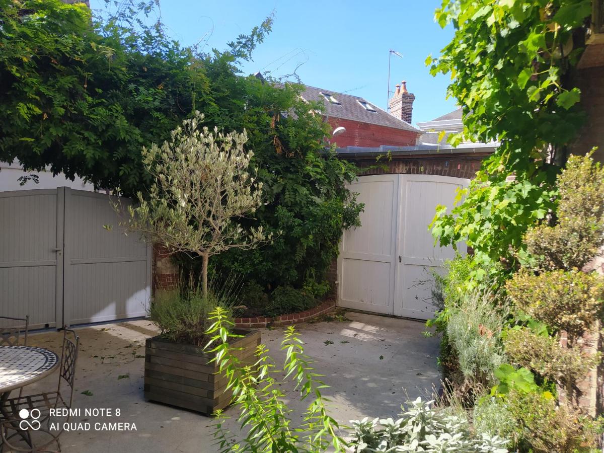 Maison de maître, un coin de verdure en hyper centre - Housity