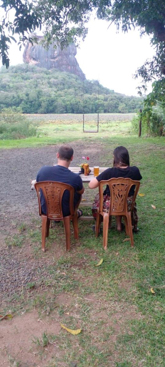 fun night sigiriya hostel - Housity
