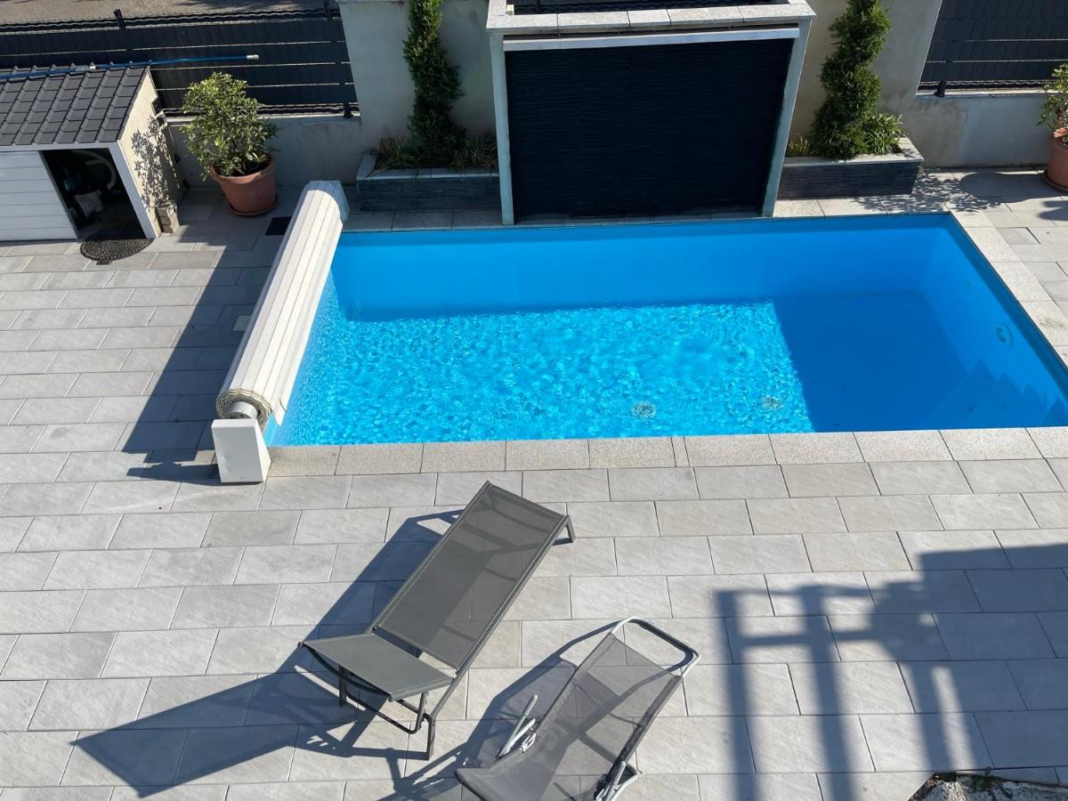 Charmant logement avec piscine et jacuzzi - Housity