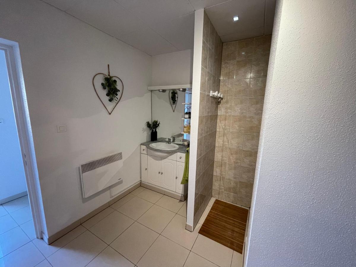 Charmant logement avec piscine et jacuzzi - Housity