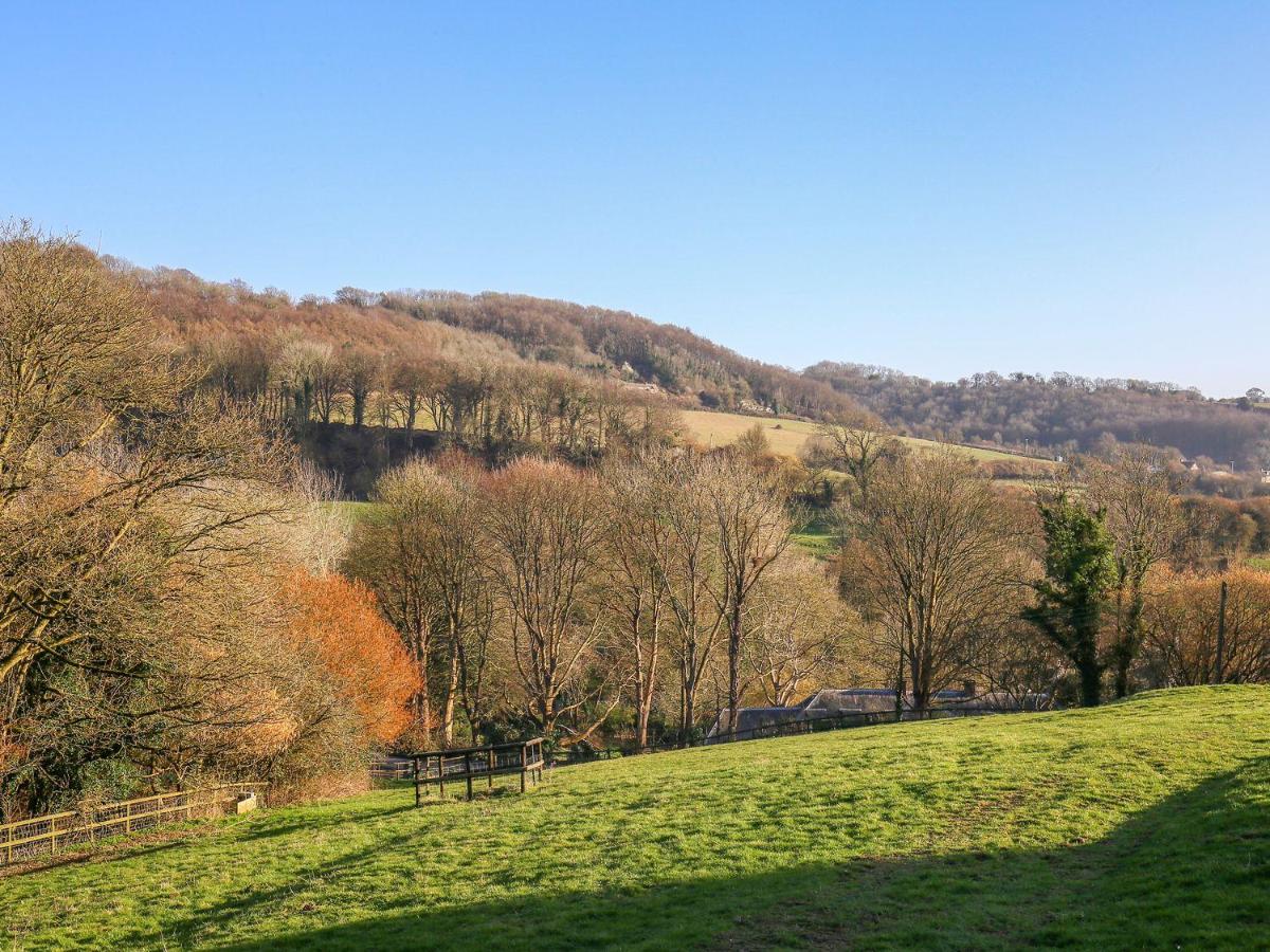 Shepherds Hut Slad Valley Cotswolds - Housity