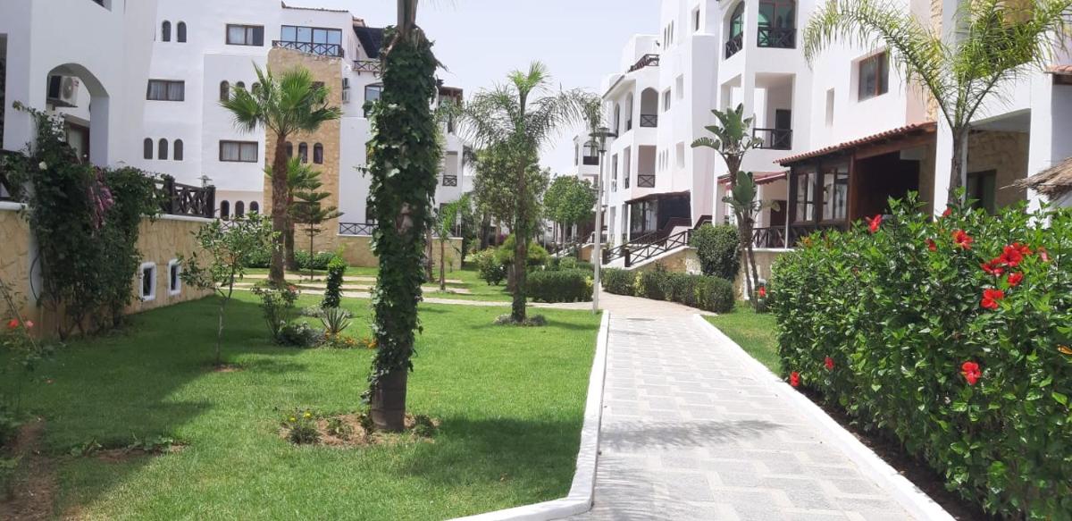 Bel appartement à louer dans un superbe complexe (Costa Cabo) vue sur piscine à 5 min de la plage de martil ... Route Cabo negro - Housity
