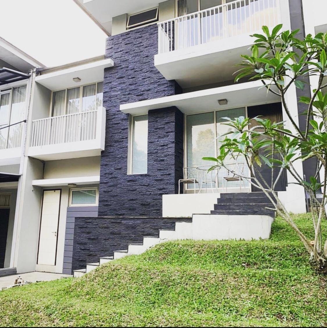 Imah Dago Villa - Budget Staycation villa in Bandung - Housity