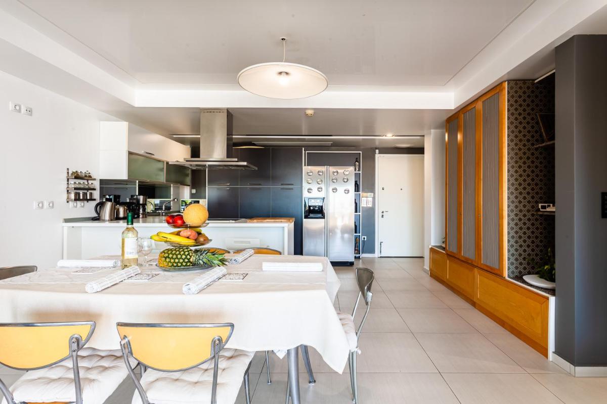 City View Apartment With Amazing Veranda - Housity