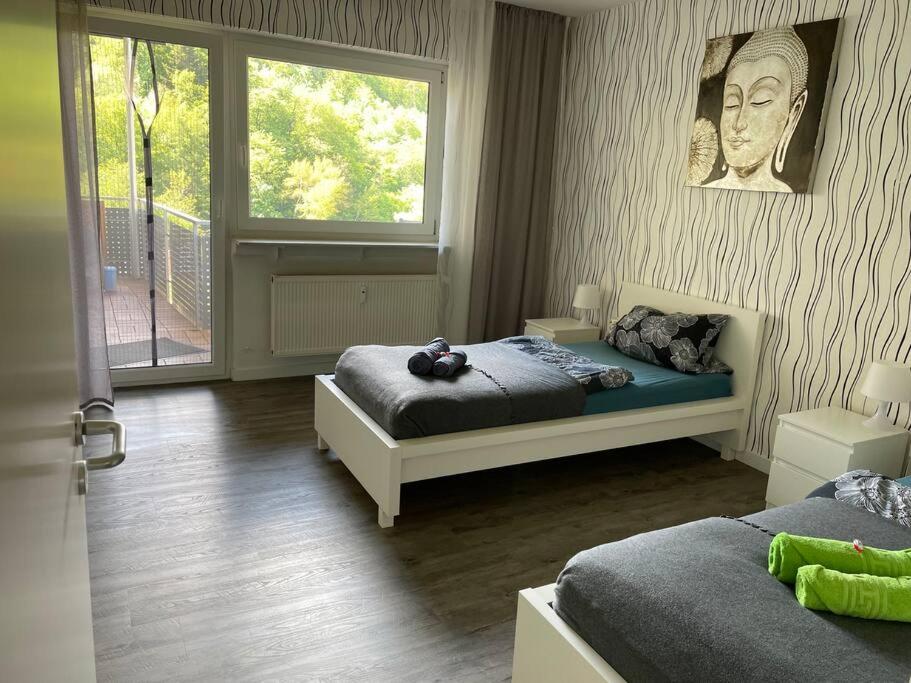 Schöne 128qm große Ferienwohnung in Waldrandlage - Housity
