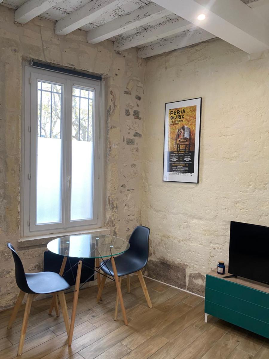 Nuit à la Roquette, Arles - Housity