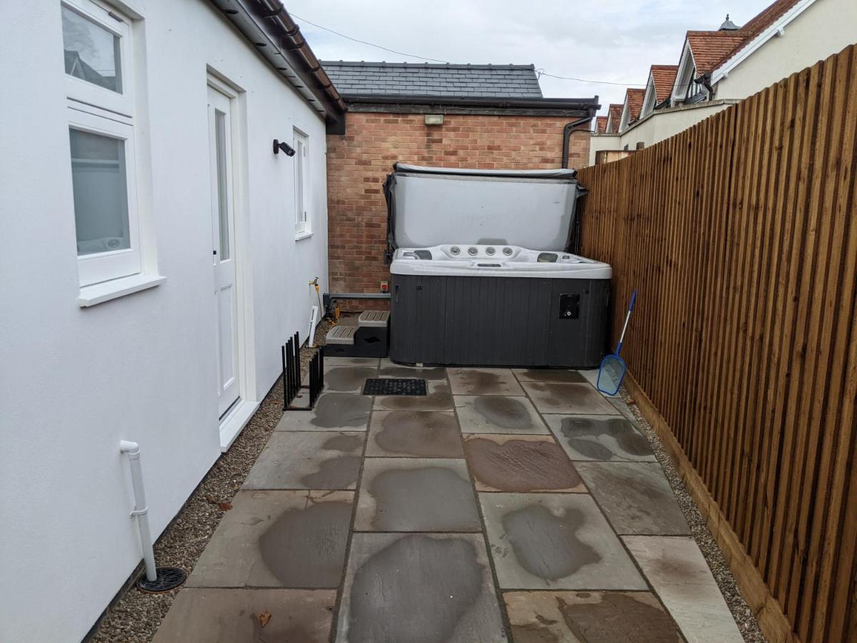 Characterful 2 bed cottage, quiet village setting - Housity