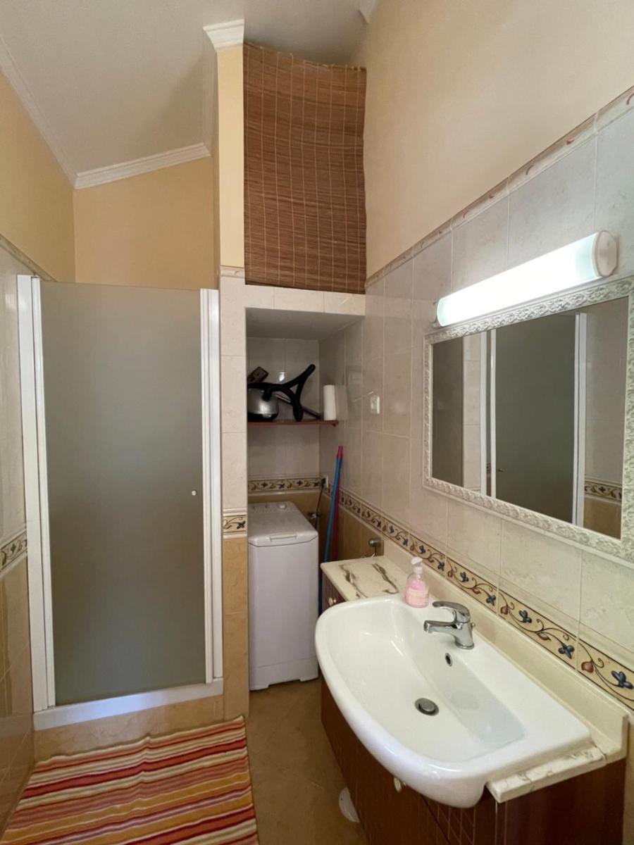 Maison chaleureuse avec piscine et spa - Housity