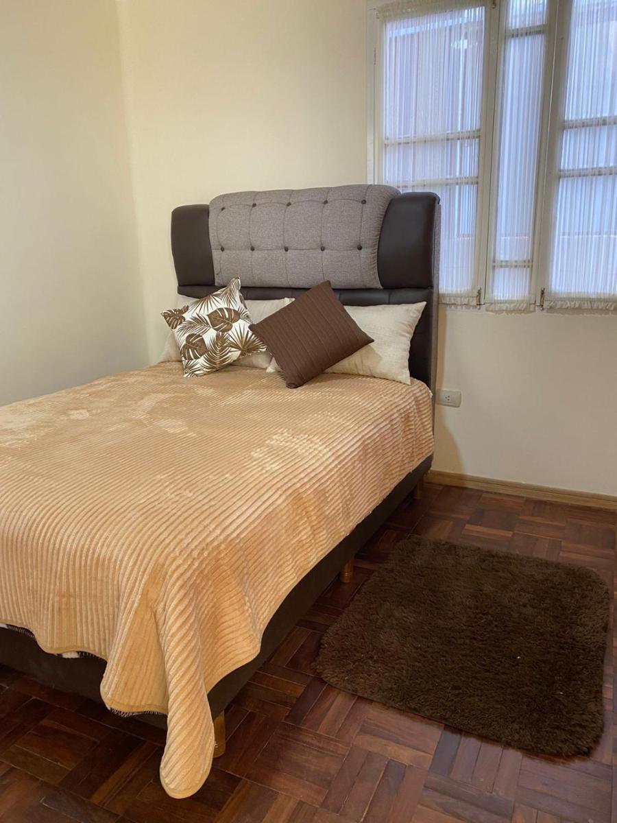 La Negrita Host - Housity