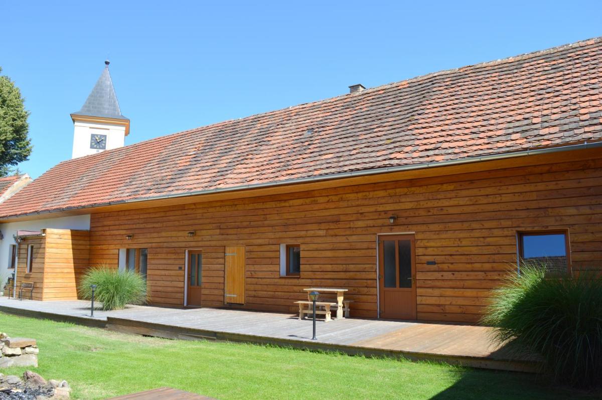 Vincentův dvůr - Housity