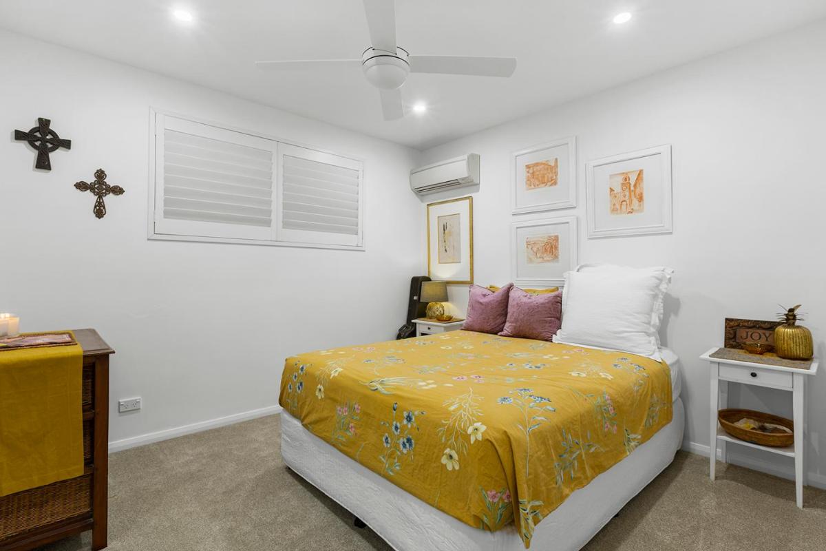 3 Bedroom Penthouse - Short Walk to Sandstone Point - Housity