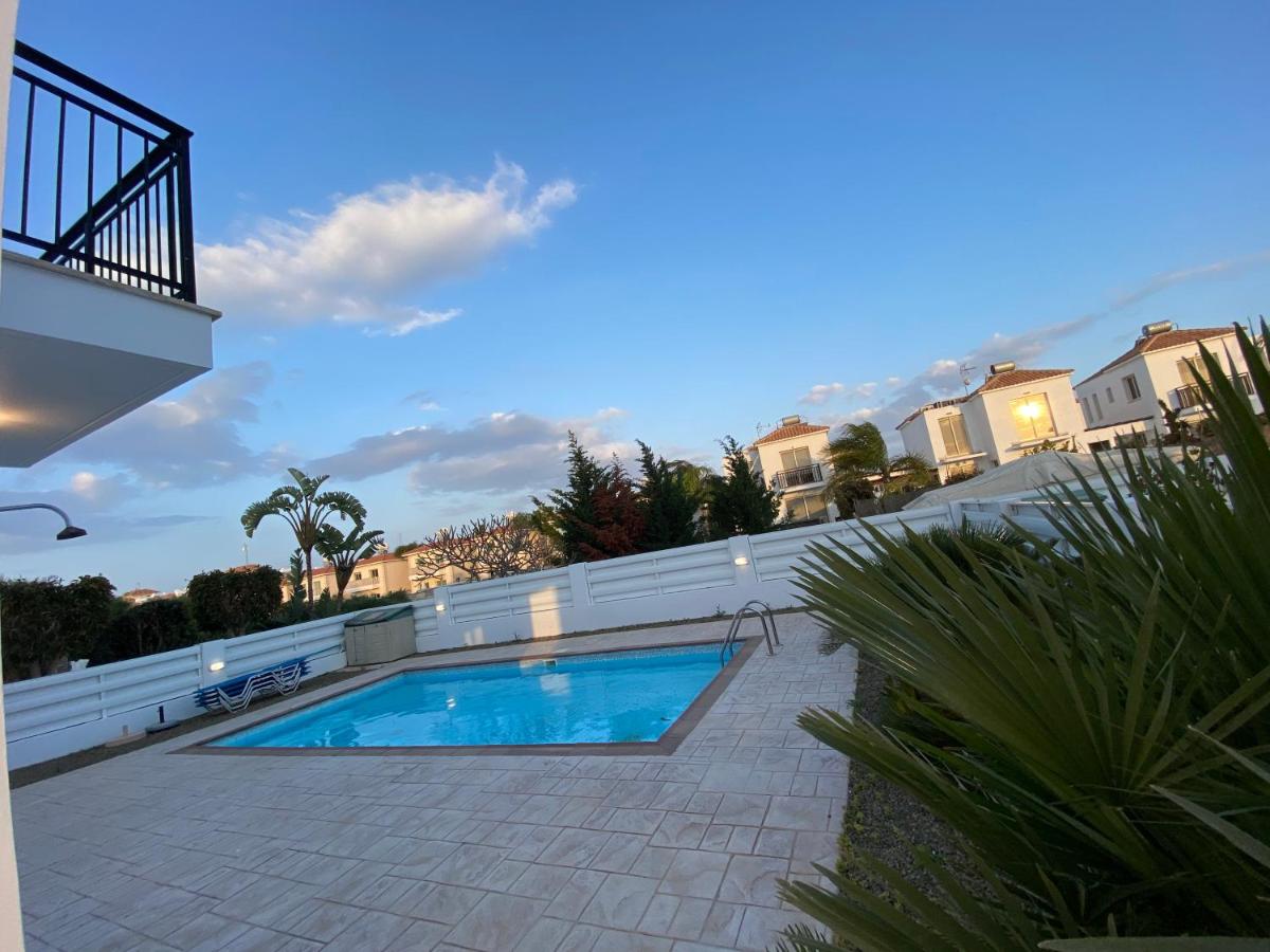 3-bedroom villa with swimming pool 1km from beach - Housity