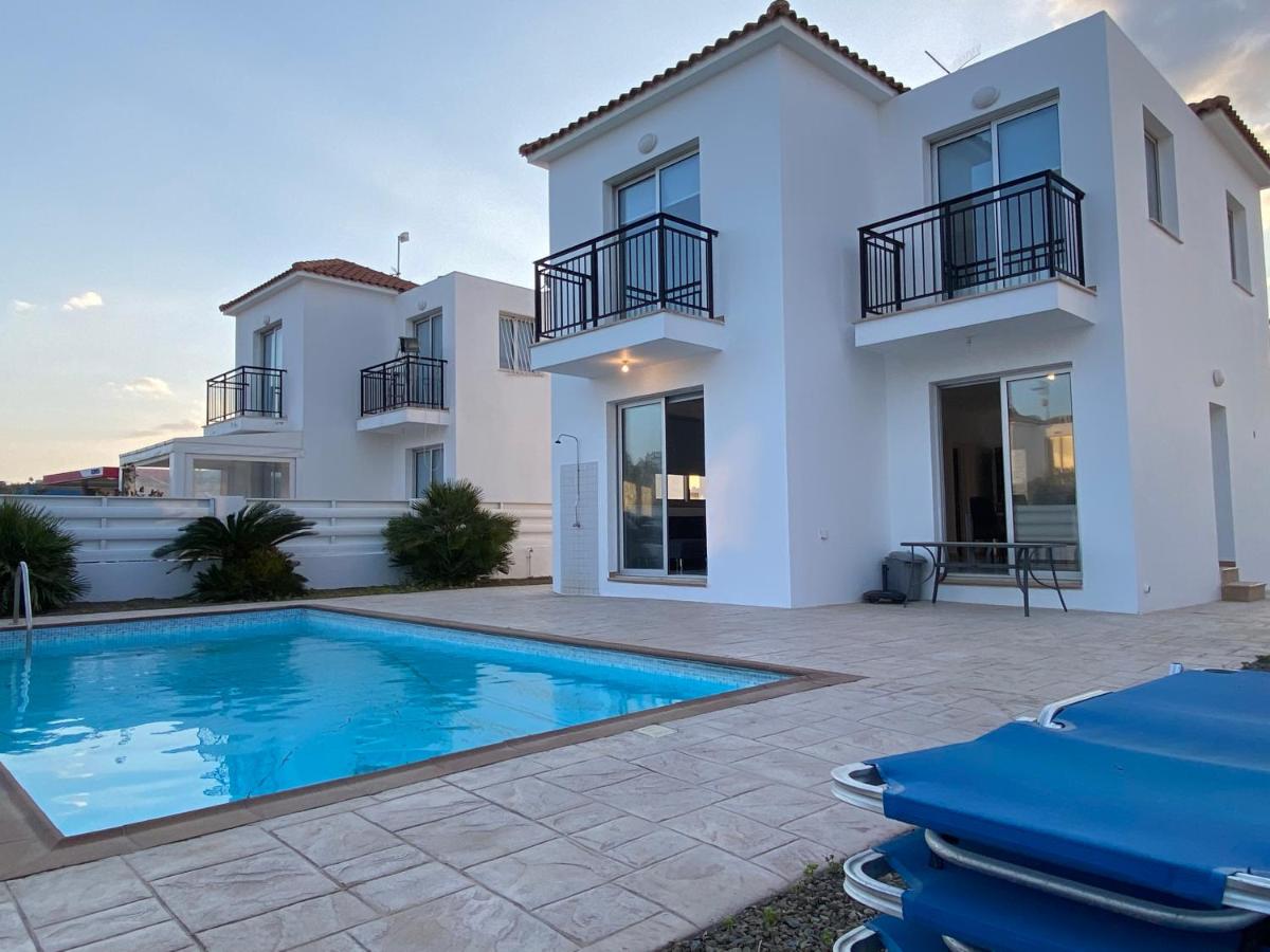 3-bedroom villa with swimming pool 1km from beach - Housity