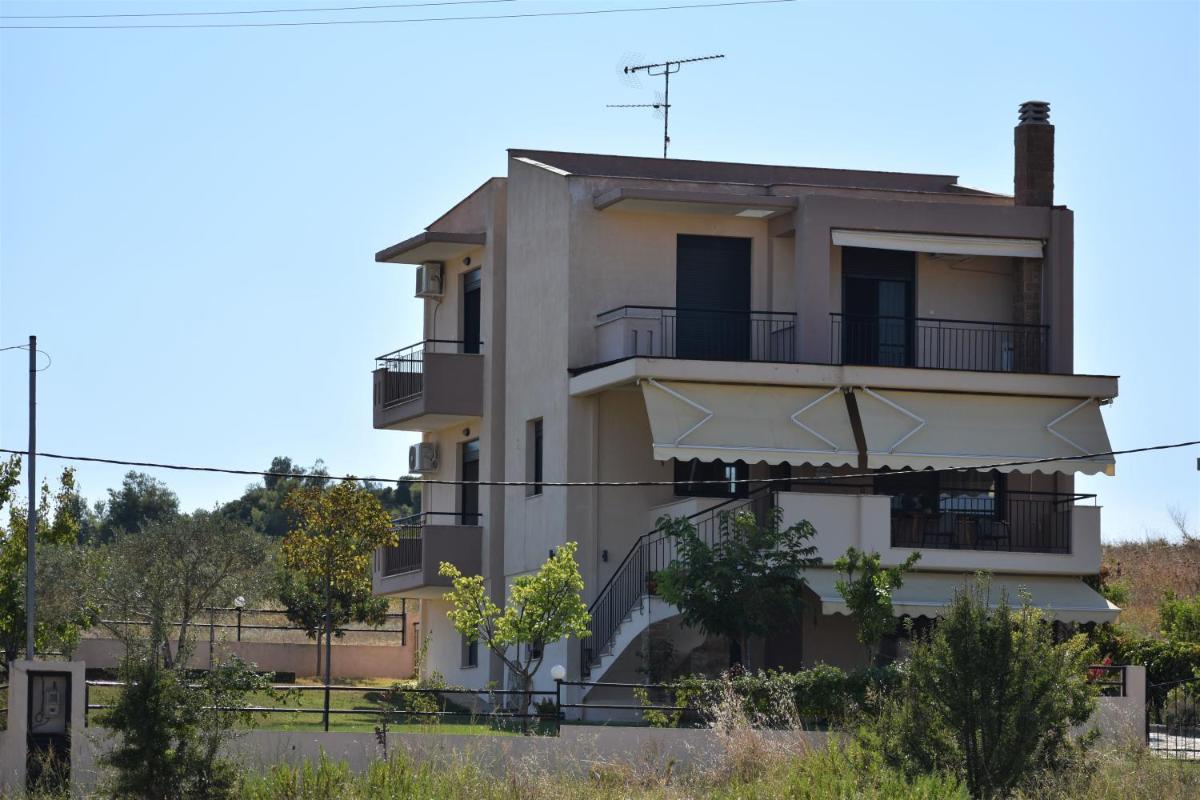 Vacation family house with garden - Housity