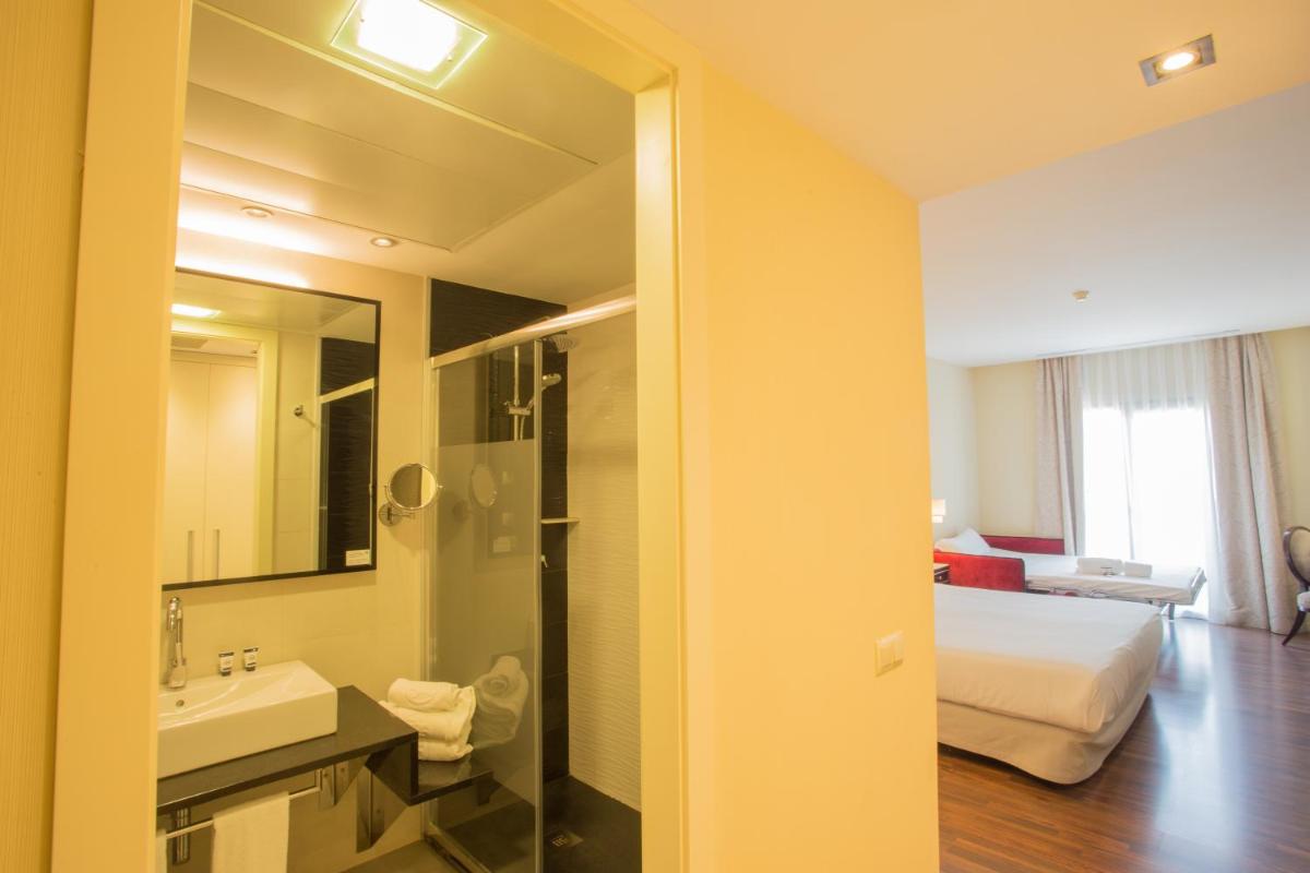 Un baño de Hotel 525