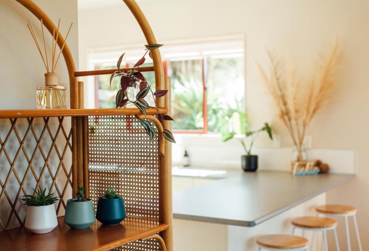 Kakariki by the sea - Housity