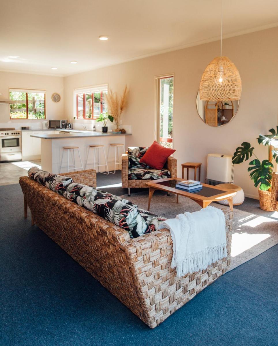 Kakariki by the sea - Housity