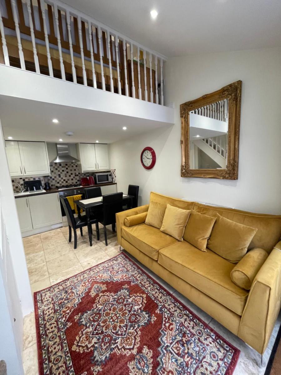 The old coach house 8 North lane - Housity