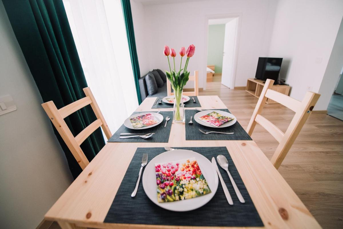 Dream House Apartments - Housity