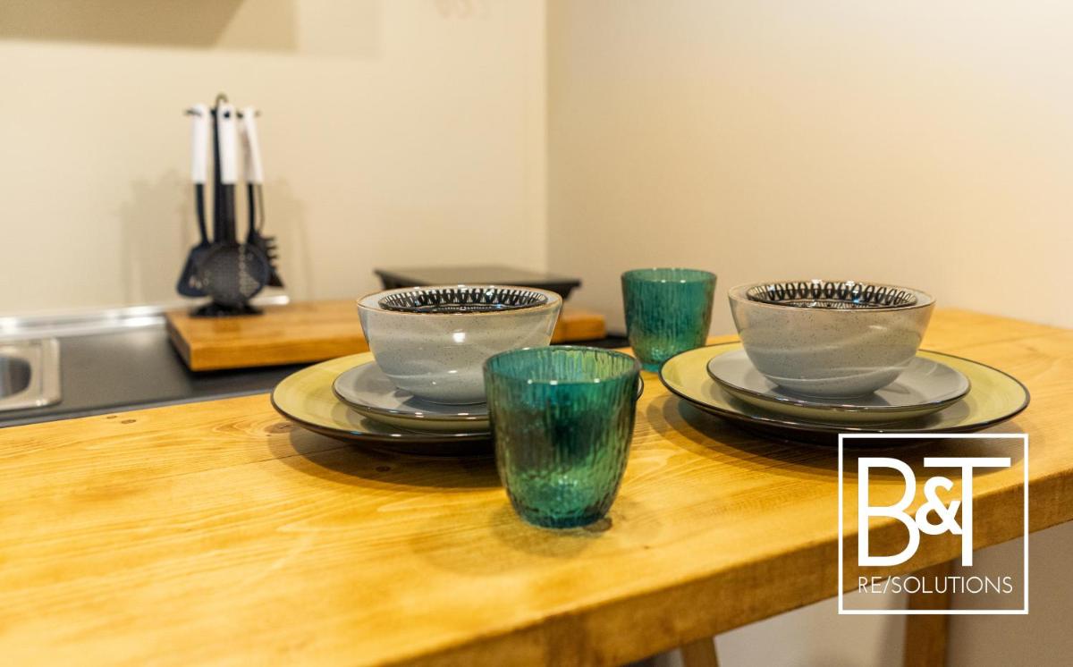 Cozy Studio unit in Iloilo City w/ Wi-fi & Netflix - Housity