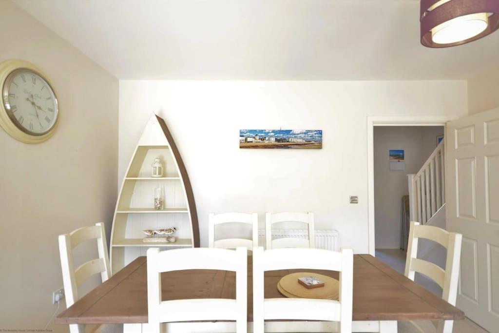 Pebble House (Goring-by-Sea) - Housity