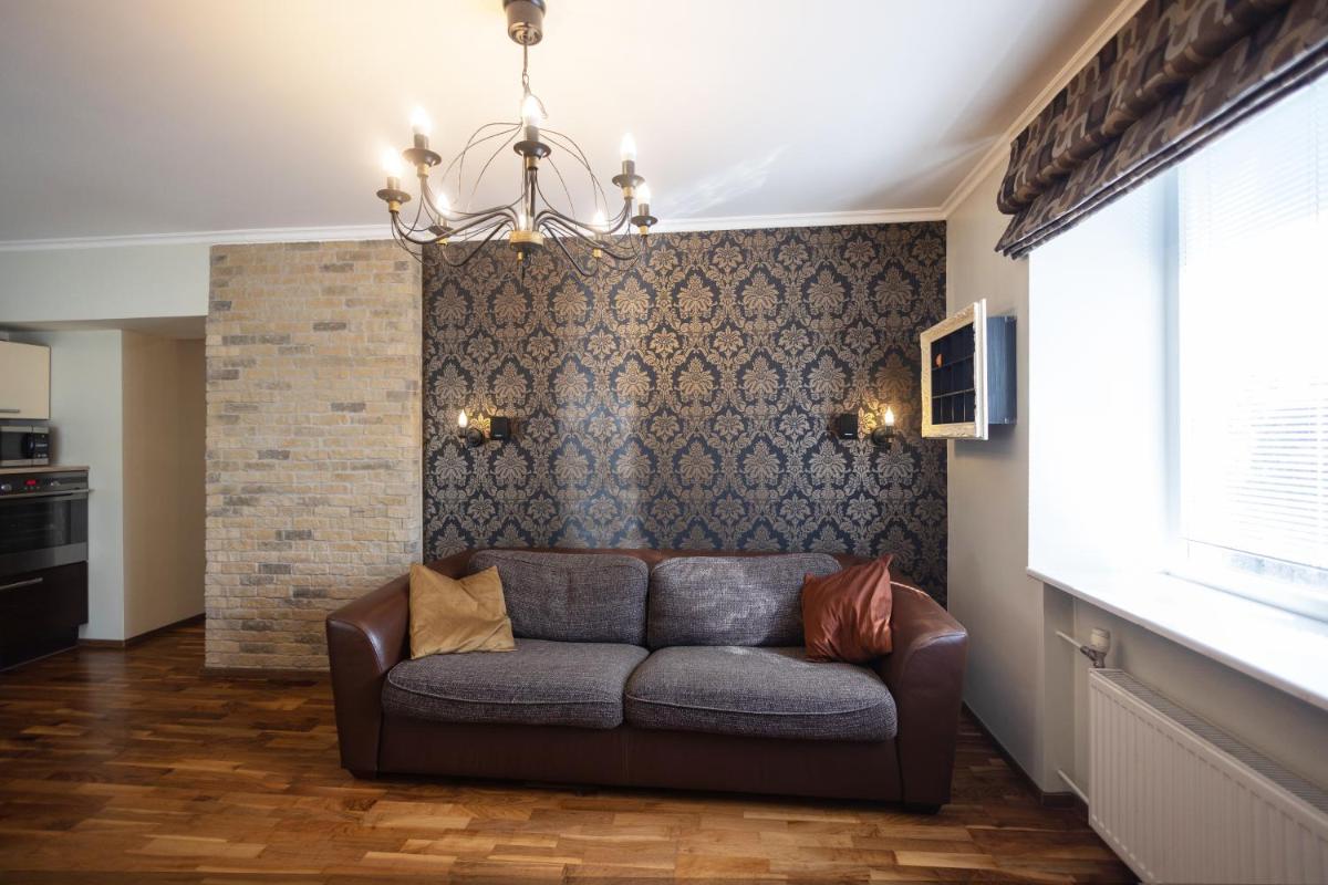 Revalia T1 Airport-Bus Station One-Bedroom Apartment - Hizvo