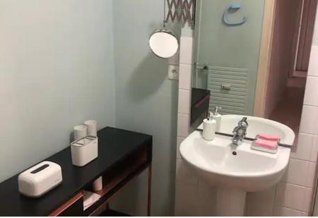 Le Carnot, lit King Size, proche hyper centre - Housity