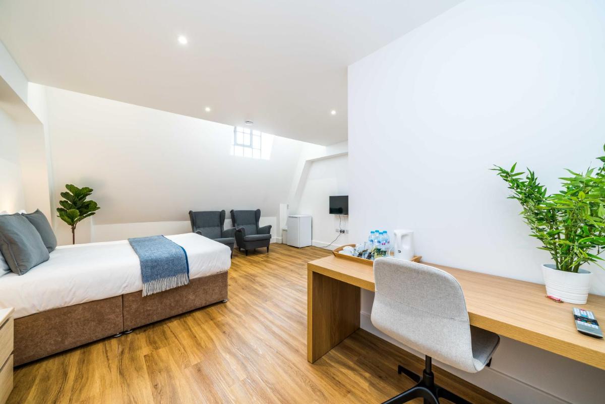 Equitable Hotel - Housity