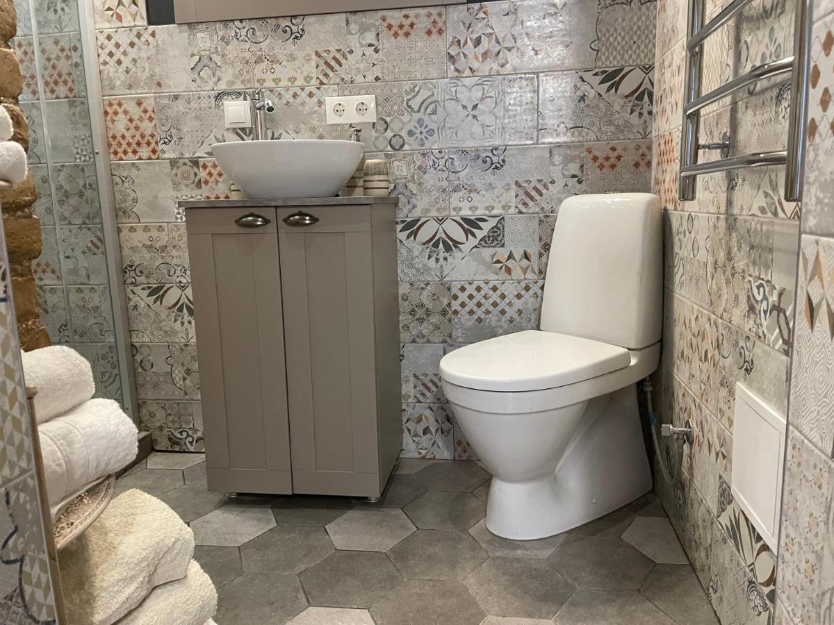 Exquisite 1Br Apts in City Center w Parking - Housity