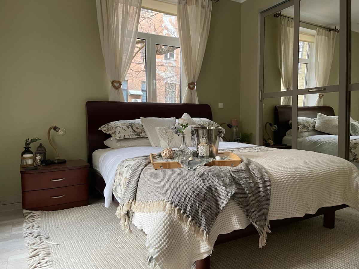 Exquisite 1Br Apts in City Center w Parking - Housity