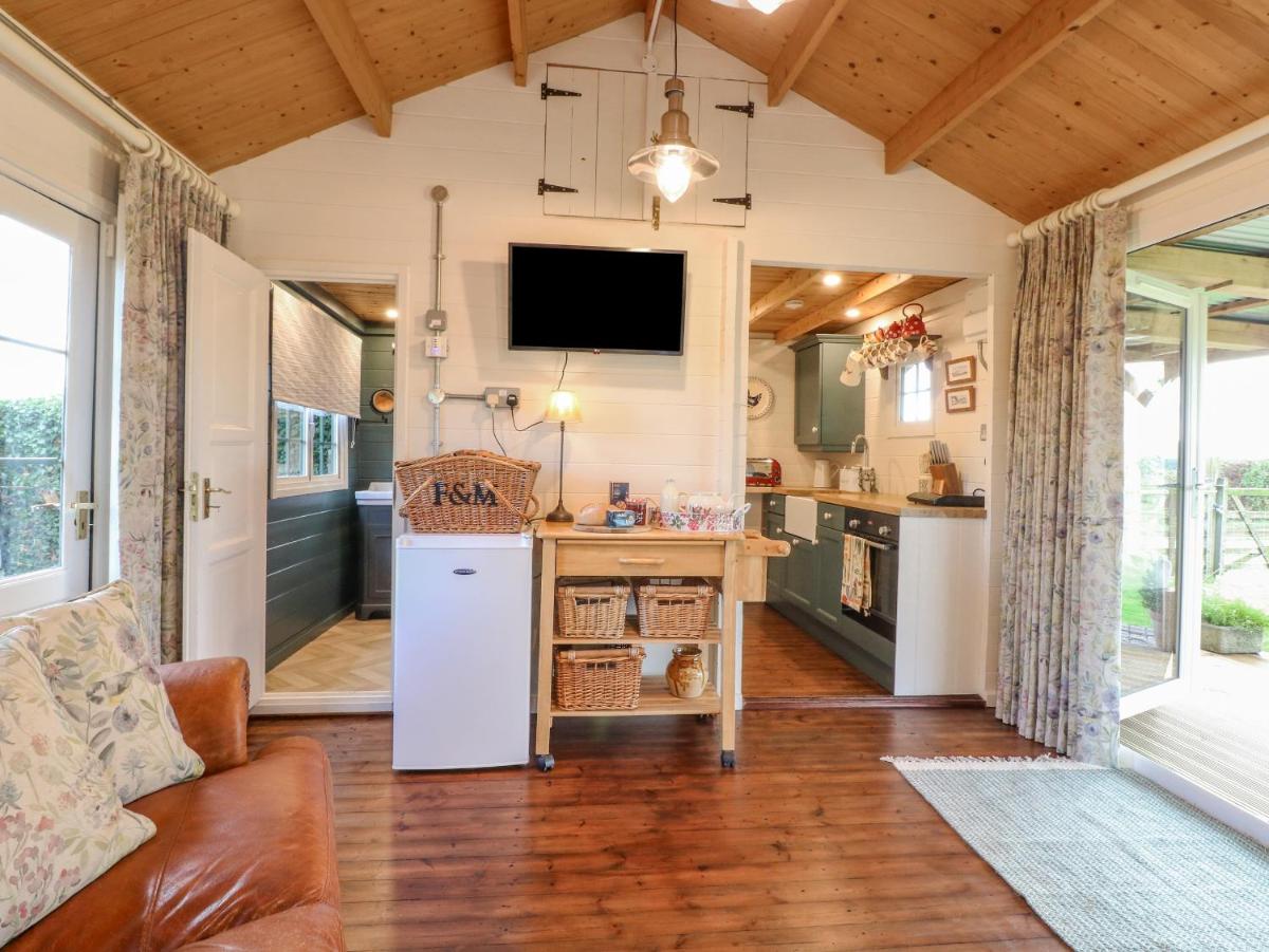 The Jenny Wrennery - Housity