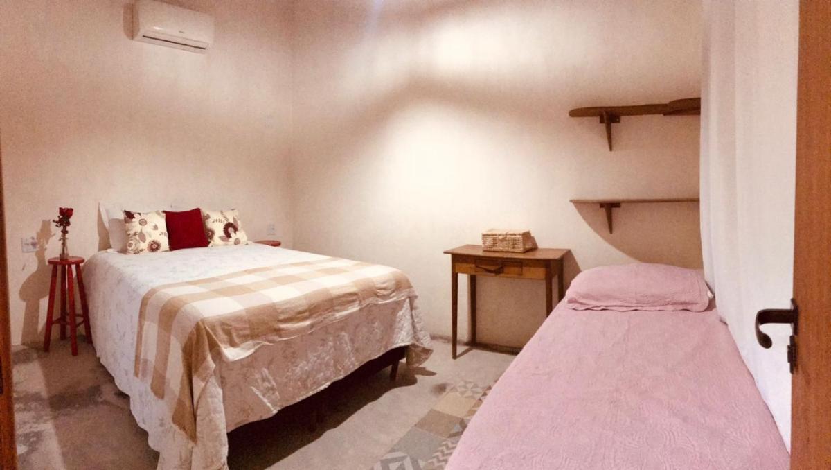 Linda casa perto da praia, com estacionamento - Housity