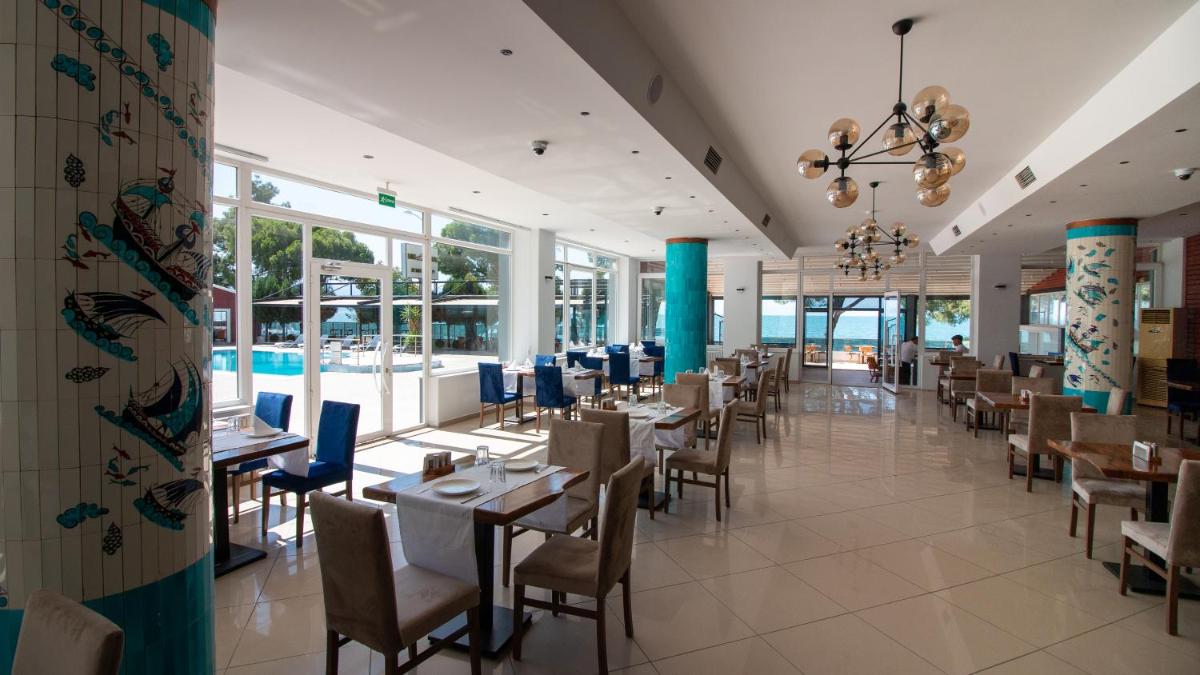 Lake Life Hotel - Housity