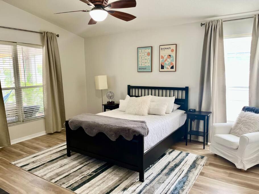 Sandy Oasis 5 bedroom with Pool Sarasota Bradenton - Housity