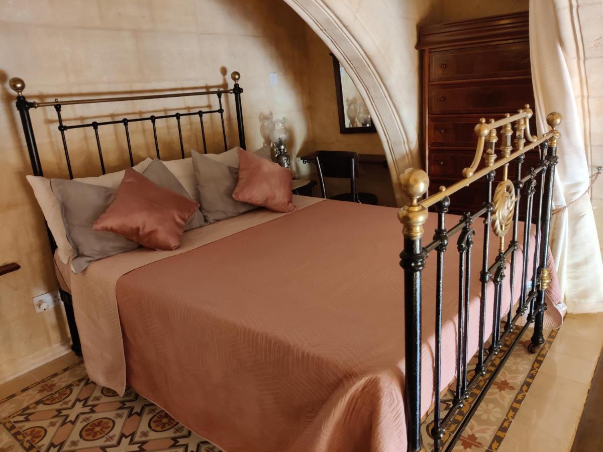 Cozy Corner House in Valletta - Authentic! - Housity