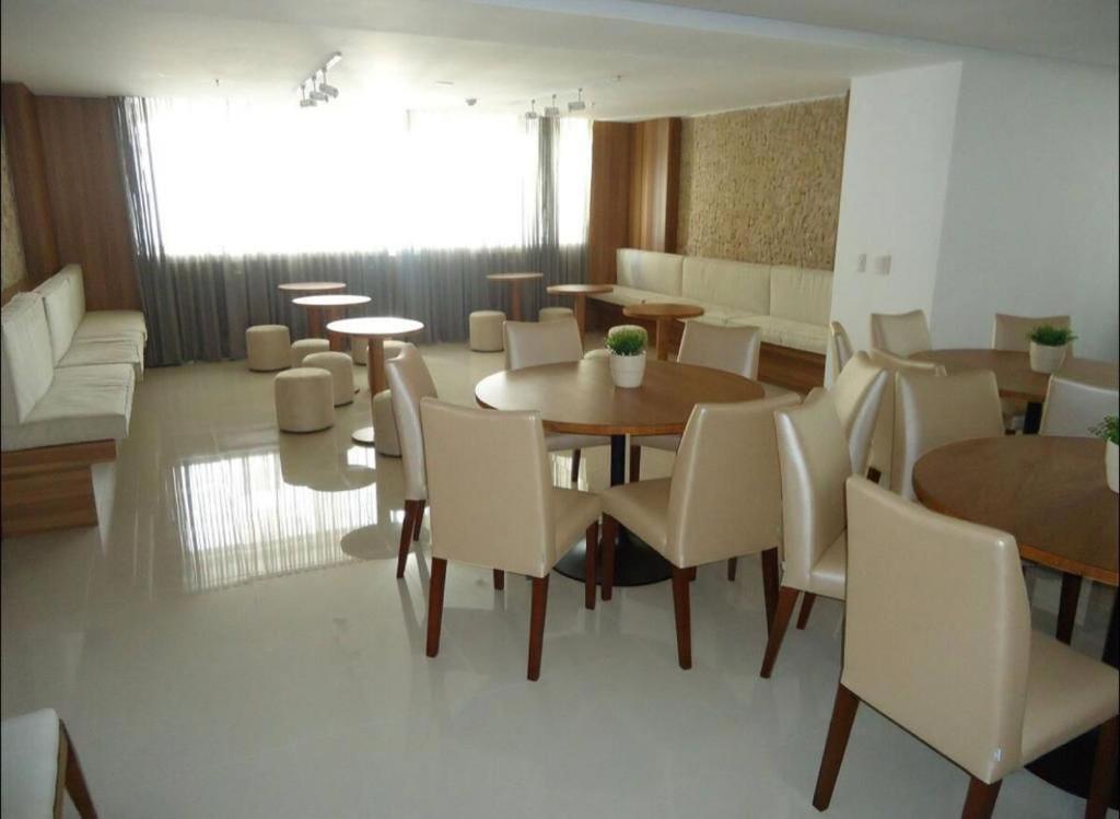 FlatsRose BR Executivo BrookField Flamboyant Conforto Top - Housity