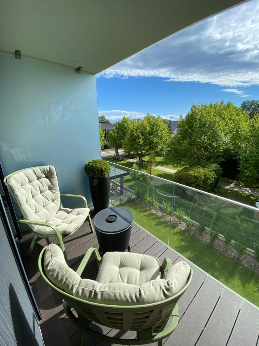 Clyde-Premium Lelle Waterfront Private Apartment - Housity