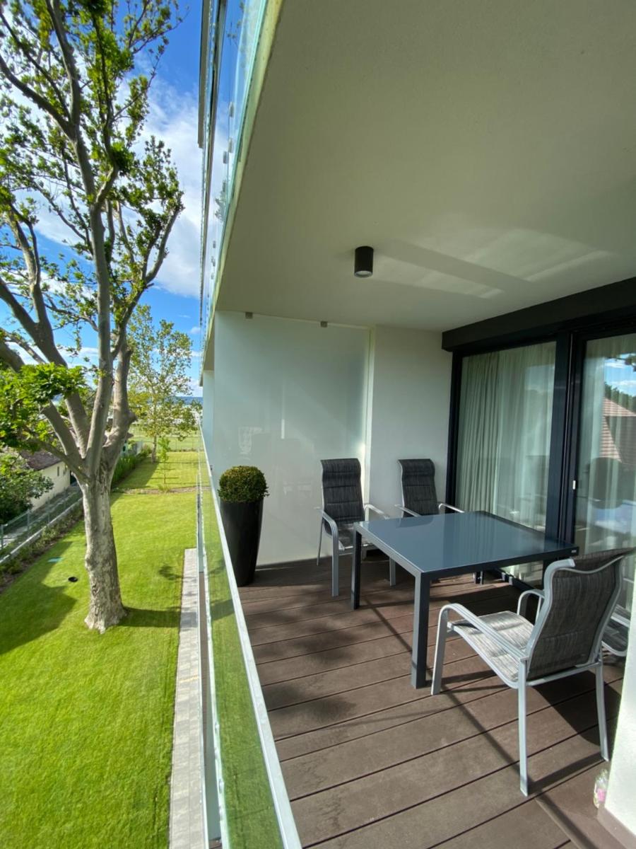 Clyde-Premium Lelle Waterfront Private Apartment - Housity