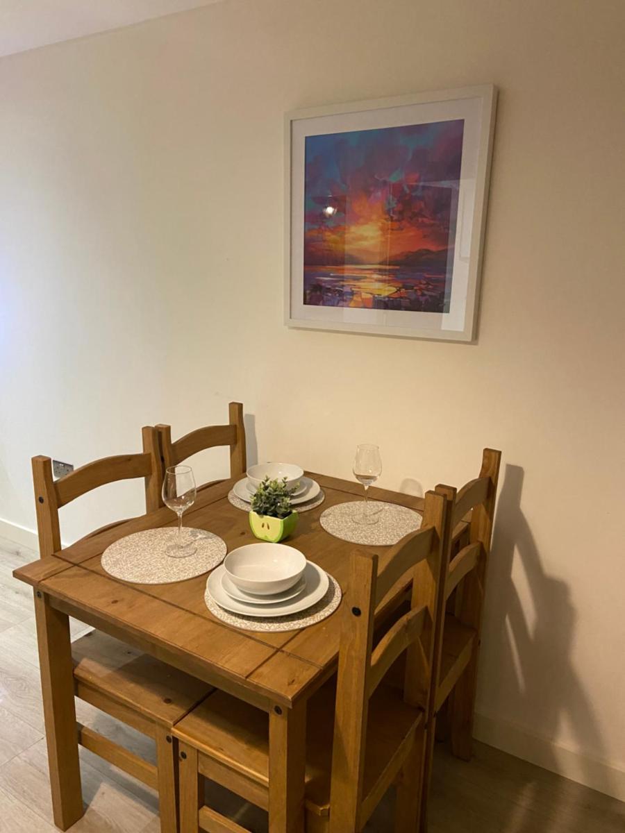 Home From Home Cosy 2 Bed Apartment - Housity