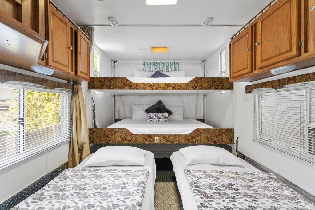 Comfy Camper--Group, Family, Kid, & Pet-Friendly - Housity
