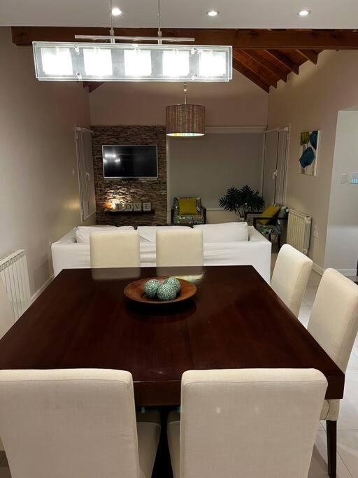 Casa cálida súper confortable hasta 7 personas - Housity