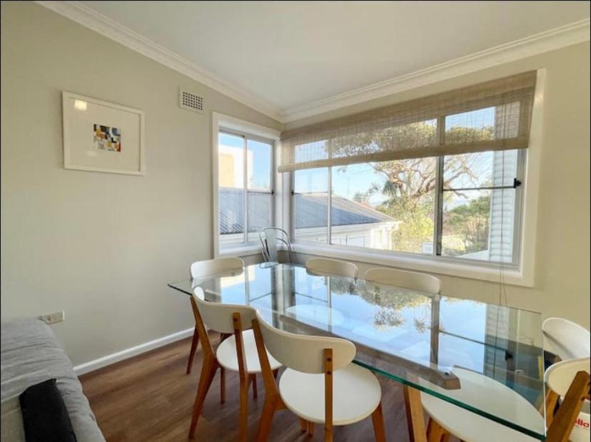 Beautiful 4-bedroom original beach cottage in Port Kembla - Housity