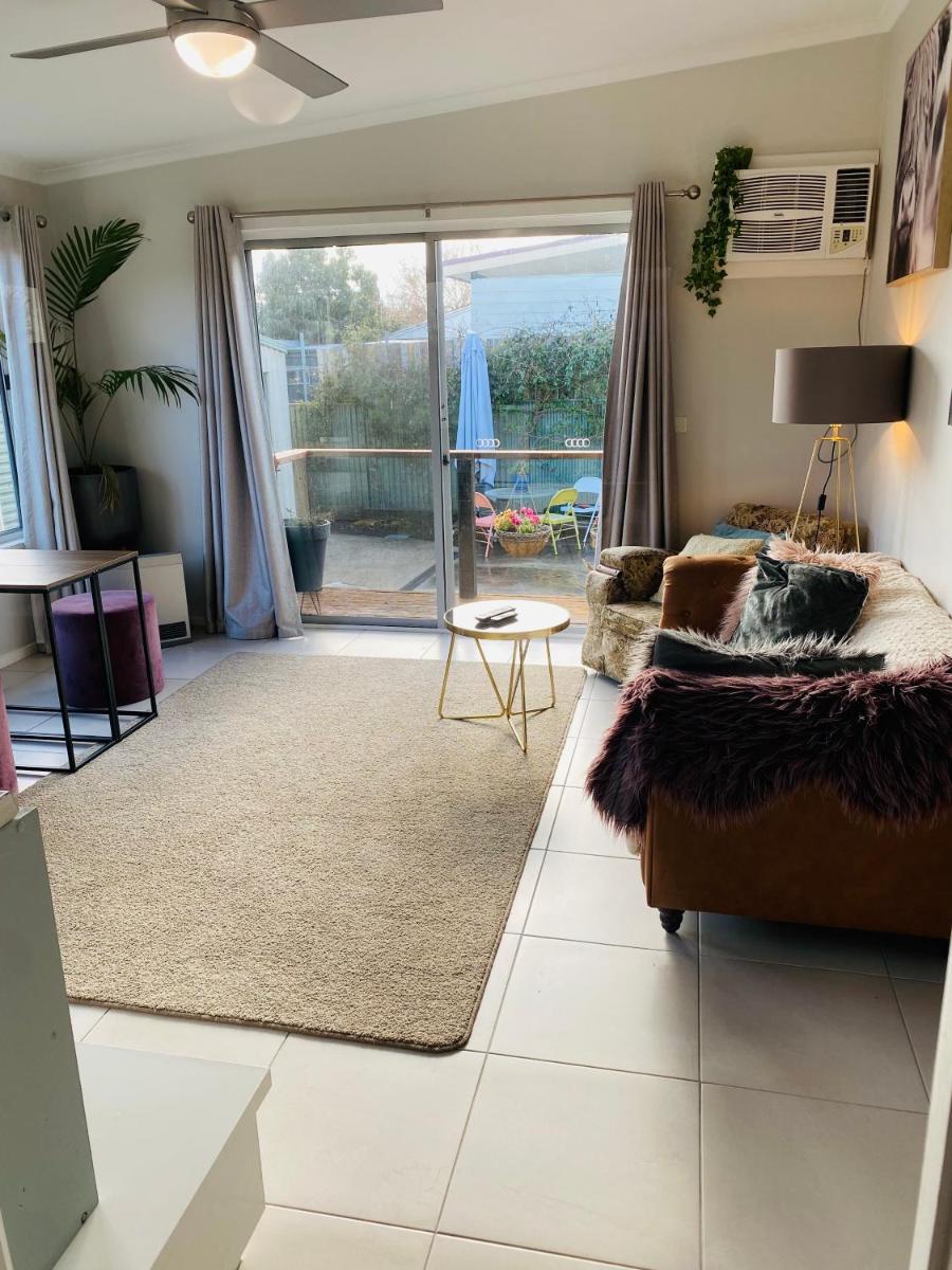 Yours and Theirs Pet Friendly Accommodation - Housity